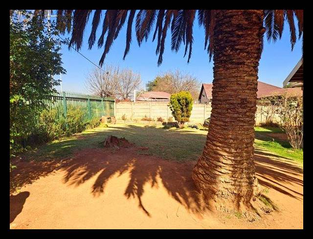 3 BEDROOM HOUSE FOR SALE IN RHODESFIELD